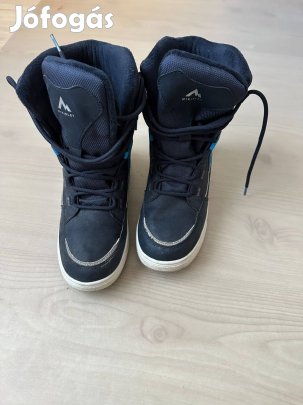 Gyerek télicipő eladó Hétfőig 4000Ft