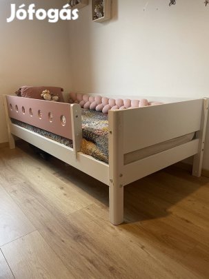 Gyerekágy matraccal