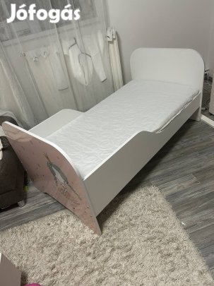 Gyerekágy matraccal