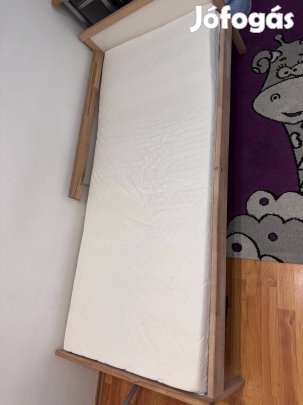 Gyerekágy matraccal eladó jó állapotban