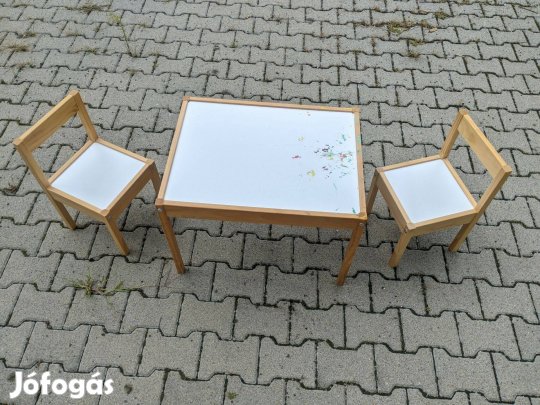 Gyerekasztal 2 székkel, LÄTT