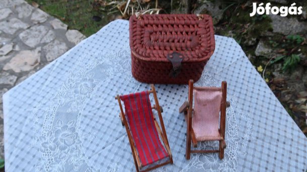 Gyerekjáték két nyugágy,fonott ovis uzsonnás táskával