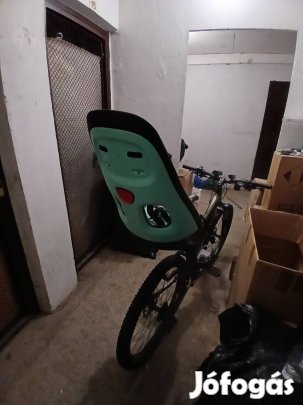 Gyerekűlés kerékpáros