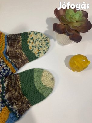 Gyerekzokni mérete EU27-28 vagy 17 cm. kézzel kötött gyerekzokni, na