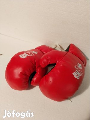 Gyermek boxzsák kesztyűvel