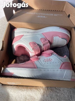 Gyermek cipő,lányka,tépőzáras,teljesen új,EUR 25-ös