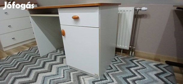 Gyermek íróasztal eladó