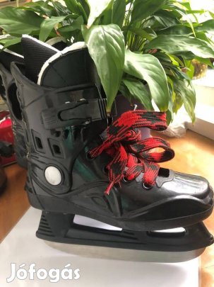 Gyermek korcsolya, 33-as, új, rozsdamentes acél él, vízálló bélés