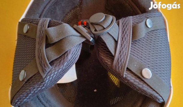 Gyermek térd- és könyökvédők + bukósisak - fehér (téli sportokhoz)