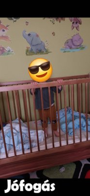 Gyermekágy szép állapotban eladó. Néhany apró karcolás található rajta