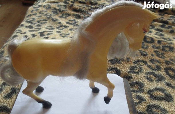 Gyermekjáték eladó ( lovak )