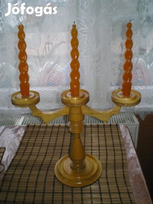 Gyertyatartó fából készült 3 ágú gyertyákkal együtt szép állapotban