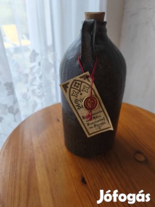 Gyógynövényes likőrös palack