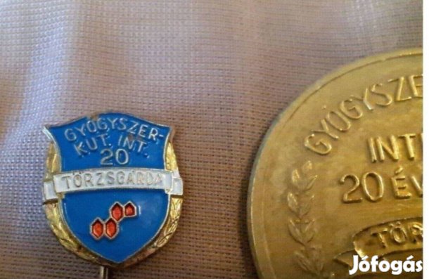 Gyógyszergyártó plakett 2 db