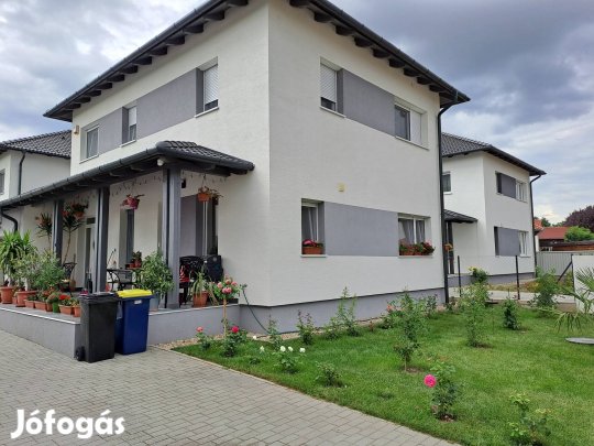 Gyömrő 2023 Újszerű Ikerház Kuriózum Kakukktojás!! 