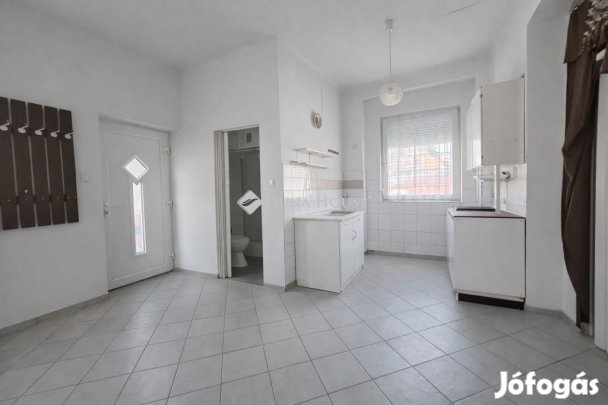 Gyömrői 48 nm-es lakás eladó