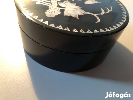 Gyöngyház berakásos lakk tégely