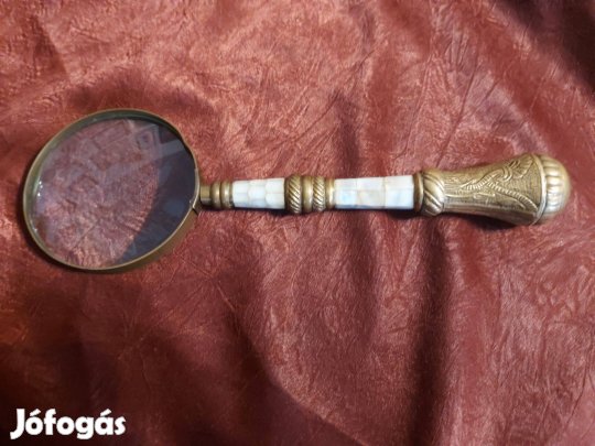 Gyöngyházberakású réz díszítésű 31 cm hosszú nagyító!