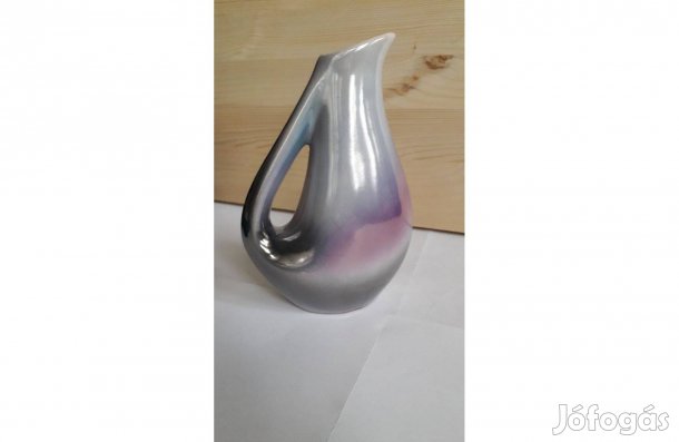 Gyöngyházfényű kancsó váza kis hibával 15*10 cm_