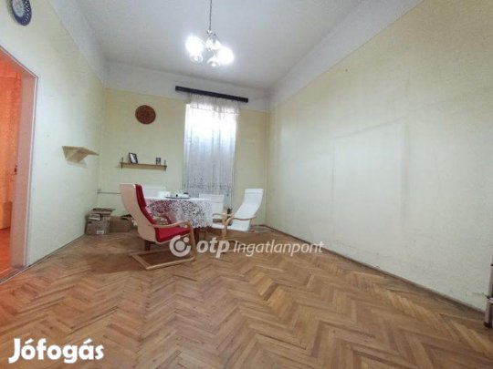 Gyöngyösi 50 nm-es lakás eladó