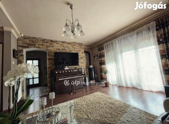 Gyöngyösi eladó 106 nm-es ház