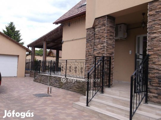 Gyöngyösi eladó 182 nm-es ház