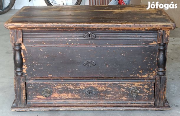 Gyönyörű 100 éves láda, kelengyeláda - népi paraszti felújított