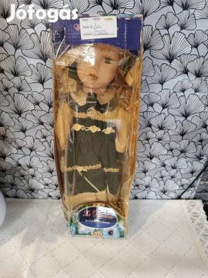 Gyönyörű 43 cm-es porcelánbaba eredeti díszdobozában