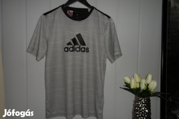 Gyönyörű Adidas sportpóló S méret férfi