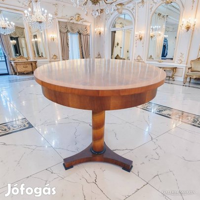 Gyönyörű Antik Politúros Bieder intarziás körasztal (restaurált).Cca 1