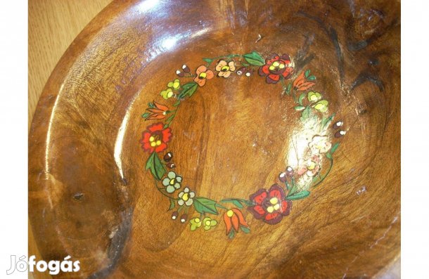 Gyönyörű Dió fából faragott-esztergált asztali dísztál 21 x 7cm