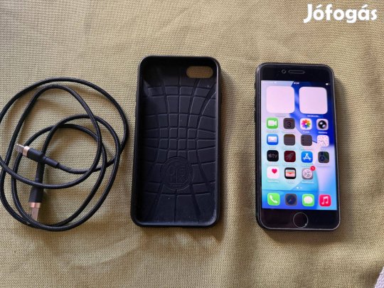 Gyönyörű Iphone SE3 (2022), fekete, 128GB, 86% akku, Gyári független