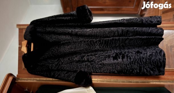 Gyönyörű Perzsa szőrme bunda pillangómintás selyembélés 116 hosszú 2XL