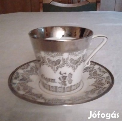 Gyönyörű,  porcelán teáscsésze ezúst színű díszítéssel