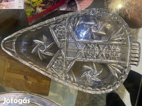 Gyönyörű, csiszolt kristály