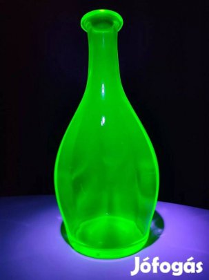 Gyönyörű, nagy, uránium üveg kiöntő decanter uránüveg