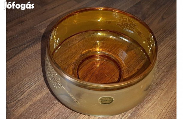 Gyönyörű aranyozott tál