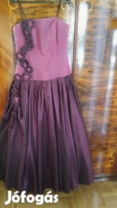 Gyönyörű báli ruha