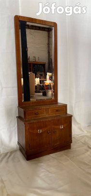 Gyönyörű előszoba bútor tükörrel