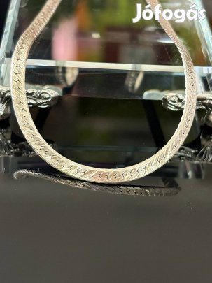 Gyönyörű ezüst nyaklánc-nyakék