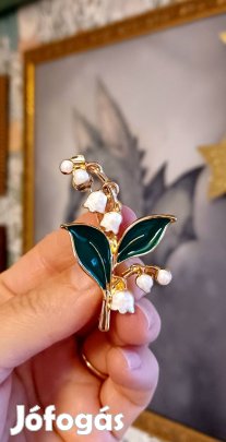 Gyönyörű gyöngyvirág bross