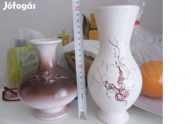 Gyönyörű kerámia váza Újpest központ közelében