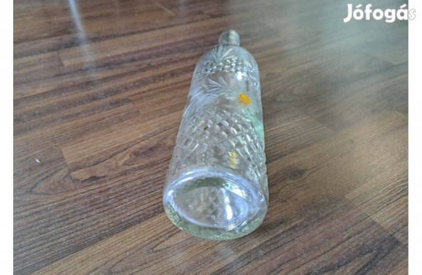 Gyönyörű kézzel vésett és festett palack