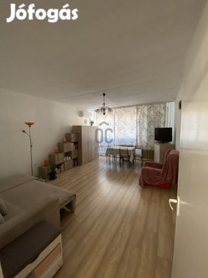 Gyönyörű kilátás, Szabótelep szívében fedezze fel ezt a 2 szobás lakás