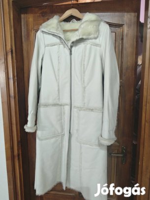 Gyönyörű krémszínű irhakabát