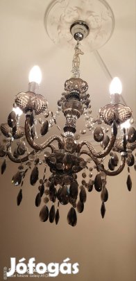 Gyönyörű mennyezeti csillár eladó.