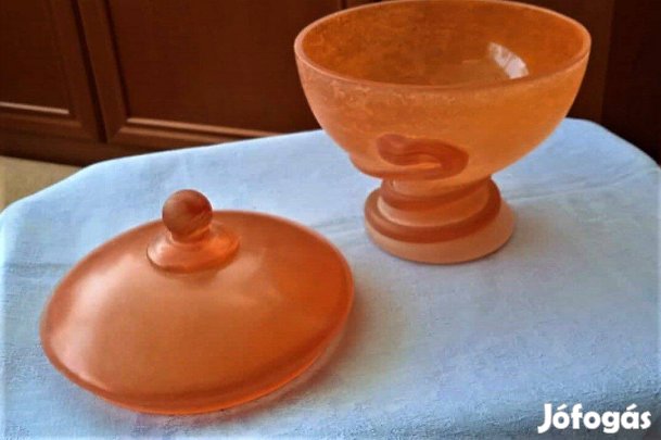 Gyönyörű nagy súlyos opálos, homokszórt, üveg bonbonier