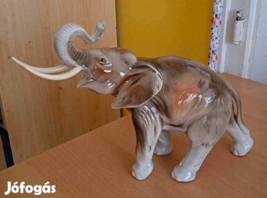 Gyönyörű nagyméretű Bohémia Royal Dux porcelán elefánt