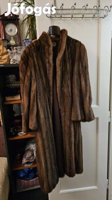 Gyönyörű női nerc bunda