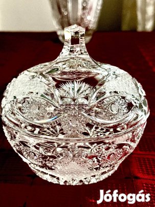 Gyönyörű új kristály bonbonier